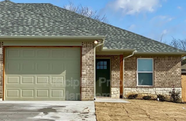 1409 Glenhaven Drive - 1409 Glenhaven Drive, Cleburne, TX 76033