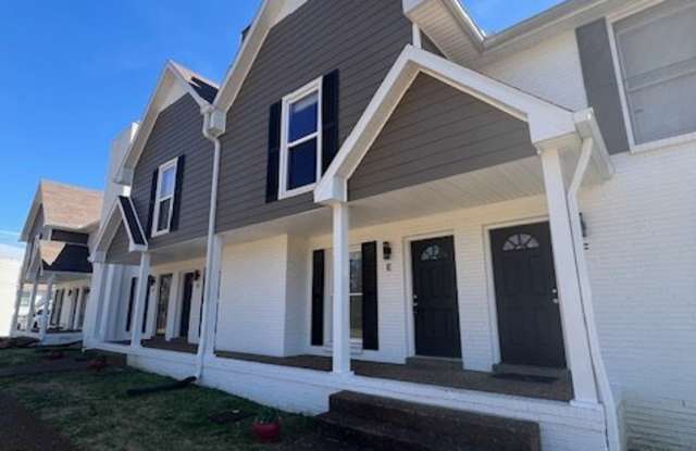 Photo of 724 Due West Avenue North