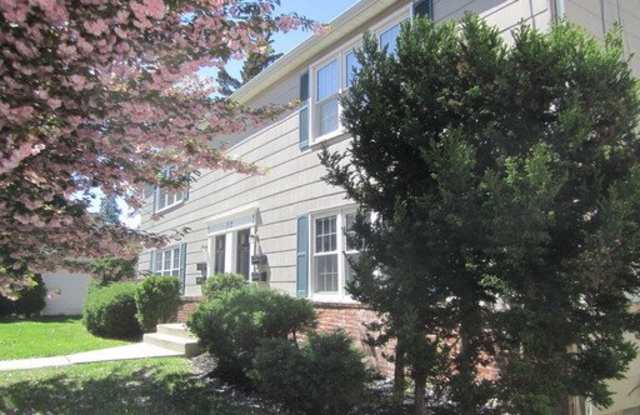 1 bedroom | 1 bath - Magnolia NJ - 308 West Adams Avenue, Magnolia, NJ 08049