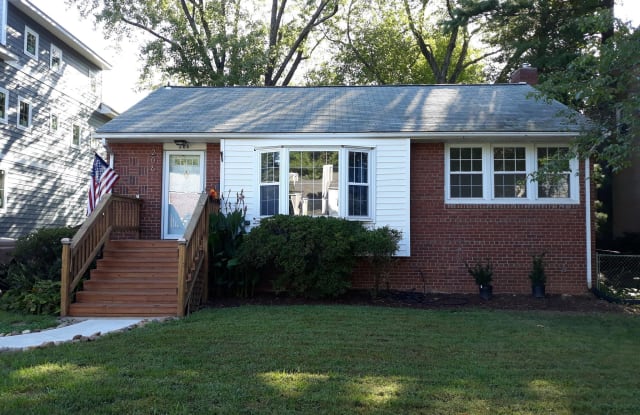 206 GROVE AVENUE - 206 Grove Avenue, Falls Church, VA 22046