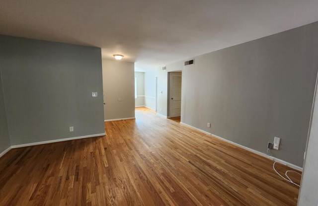 67 Montre Square Northwest