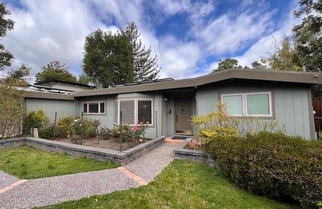 Photo of 240 W Floresta WAY