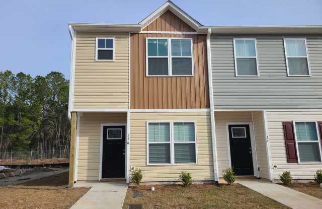 Beautiful end unit - 2 bedroom 2.5 bath townhome - Holly Ridge