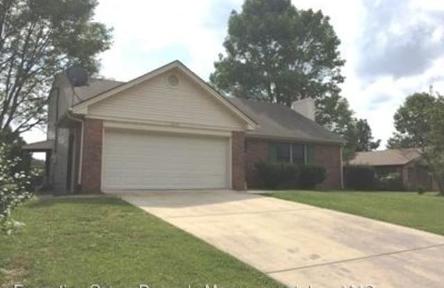 1635 CATALPA RD. - 1635 Catalpa Dr, Radcliff, KY 40160