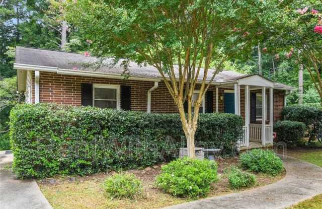 1868 Robinhill Court