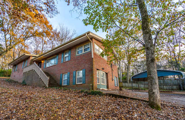 702 Chambers Drive Northeast