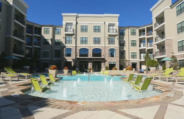 Photo of 2370 Main at Sugarloaf