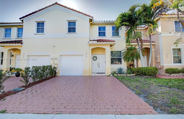 3810 SW 169th Ter - 3810 Southwest 169th Terrace, Miramar, FL 33027