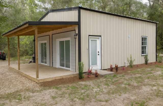 Photo of 401 SW KEMP COURT