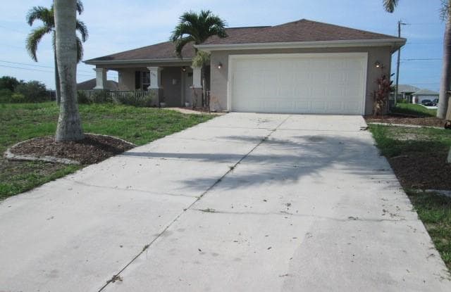 306 NW 10th ST - 306 Northwest 10th Street, Cape Coral, FL 33993