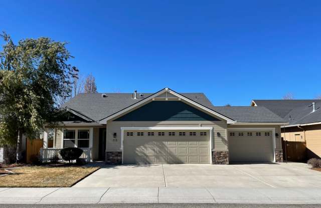 Beautiful 2 bed 2 bath home in the Woodbridge Subdivision. - 715 South Trunnel Avenue, Meridian, ID 83642