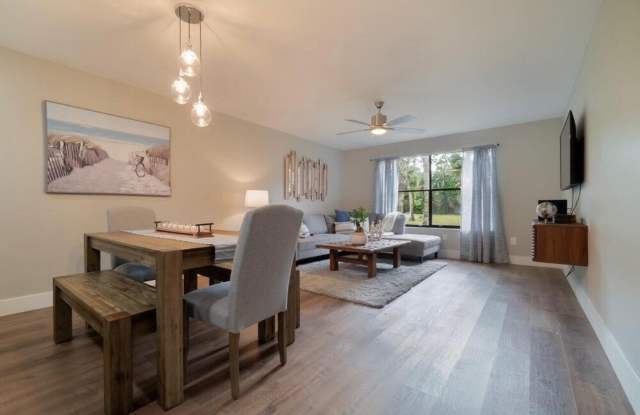 13033 Northshire Trail