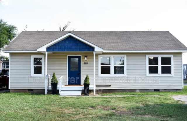 920 NW 89th St