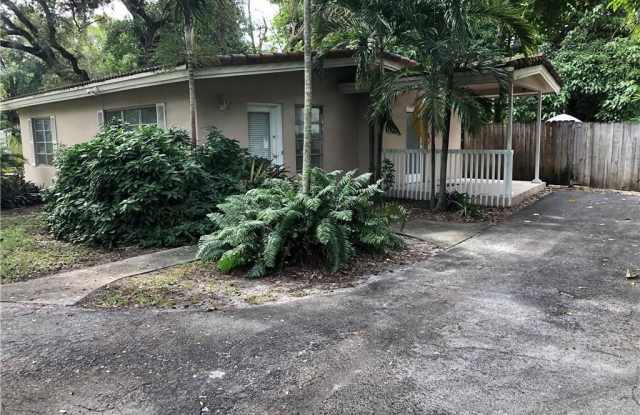 1131 SE 2ND Avenue
