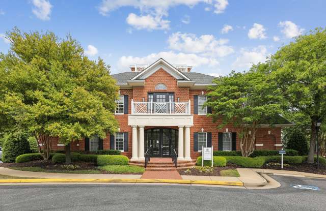 Nav850 at Olde Towne