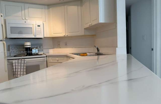 Photo of 8911 Collins Ave