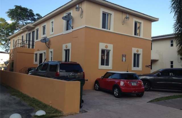 Photo of 115 Antiquera Ave