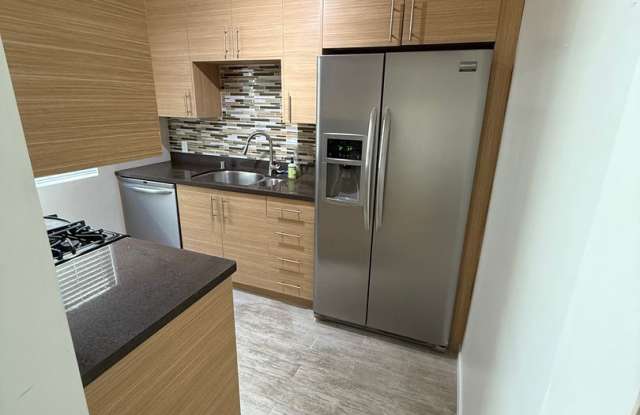 Available Now! 2 Bed 1 Bath in the Beautiful Westwood!