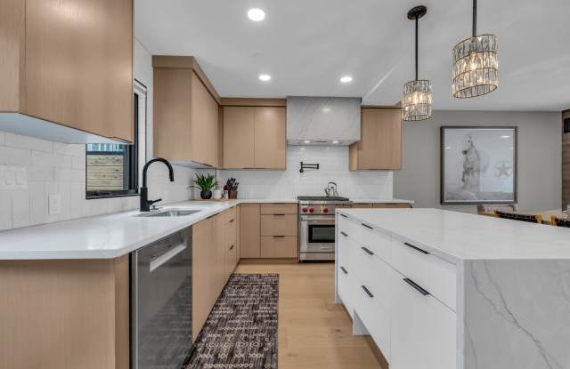 Photo of 1215 Norfolk Avenue