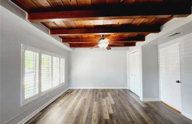 1914 North Greenbrier Road