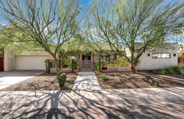 Beautifully Fully Furnished Home in Scottsdale with a detached Casita