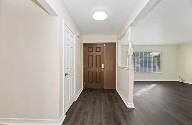 1035 West Hoffer Street