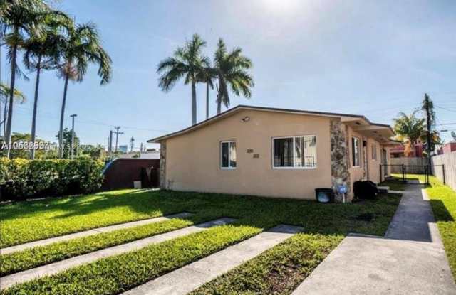 Photo of 220 NW 46th St