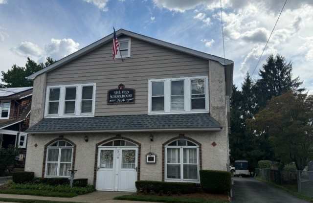 319 Lathrop Ave