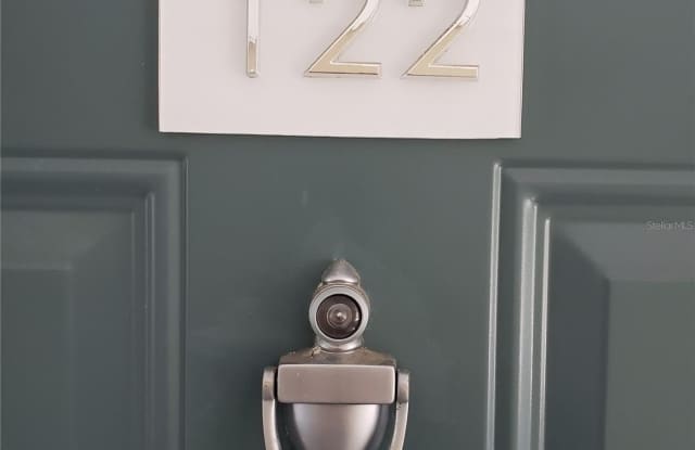 4211 CHATHAM OAK COURT