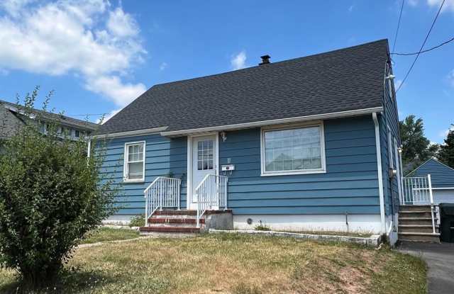 8 Hillside Avenue