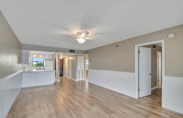 4640 W Lucerne Lakes Blvd W unit: 502