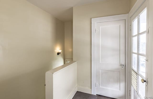 1030 Oak Street unit: 2