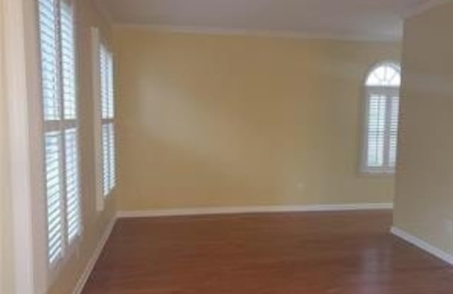 3715 Ridgeside Court