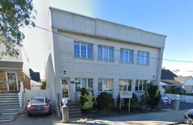 450 E Park Avenue unit: 4