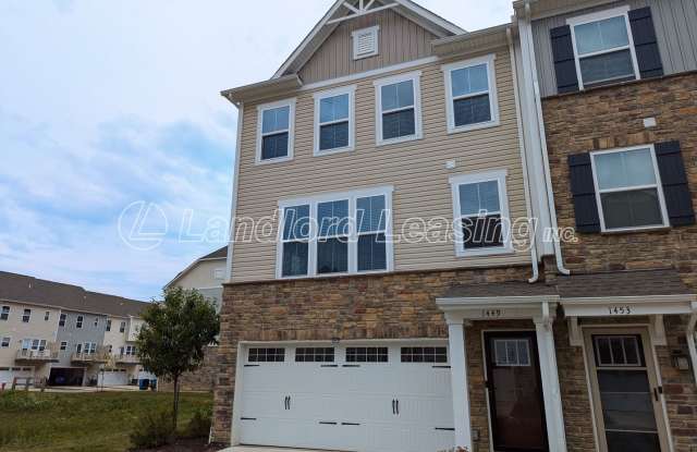 Luxury Townhouse with Premium Upgrades in Avon