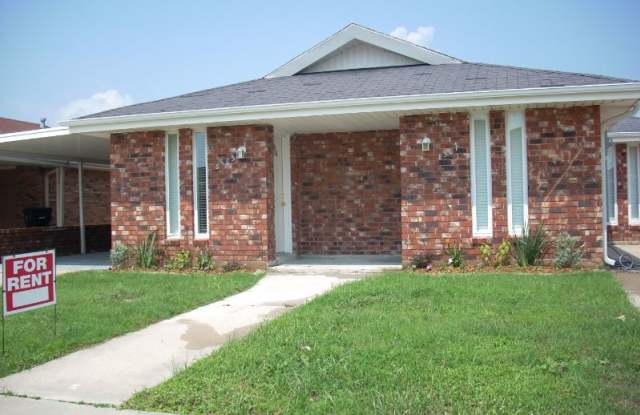 8506 Valor Dr - 8506 Valor Drive, Chalmette, LA 70043