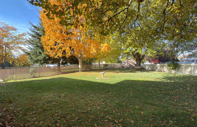 9206 North Londale Drive