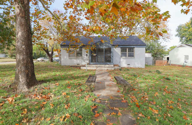 Midtown 2 Bedroom Gem! Available for move in immediately!