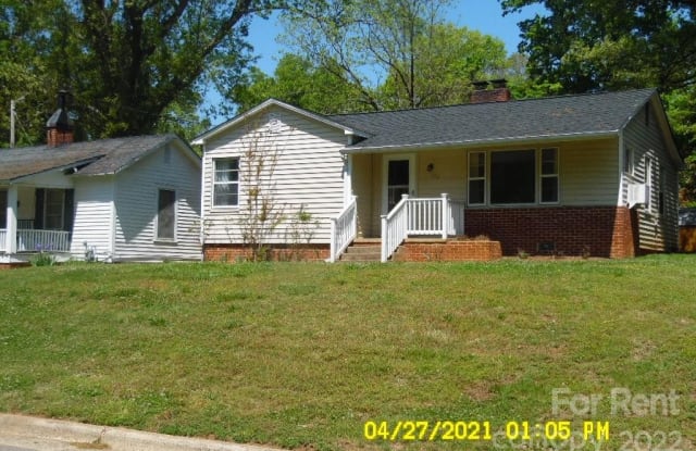 721 Sharpe Street - 721 East Sharpe Street, Statesville, NC 28677