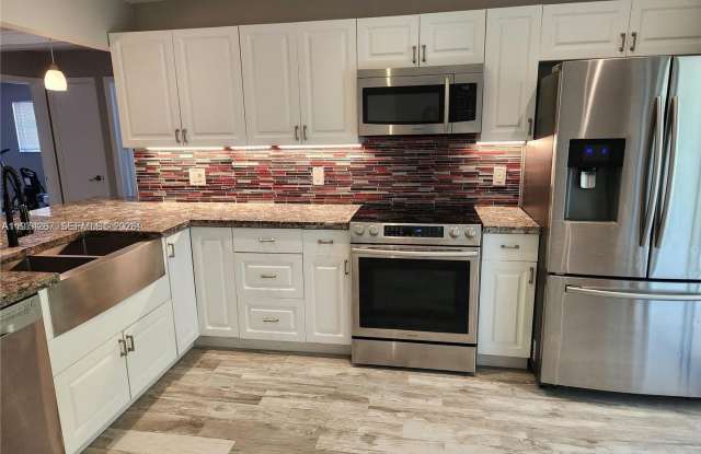 107 S 18th Avenue S _, Lake Worth Beach, FL 33460