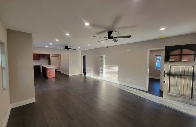 821 S Van Ness Ave