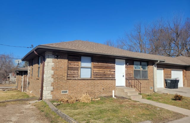 2214 -A N. Clifton Ave. - 2214 N Clifton Ave, Springfield, MO 65803