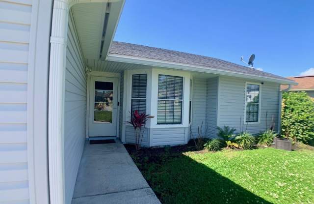 1571 KINGFISHER Boulevard