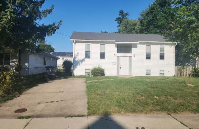 207 N GRANDIN AVENUE
