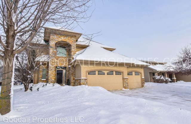 7127 Reed Ln - 7127 Reed Lane, West Des Moines, IA 50266