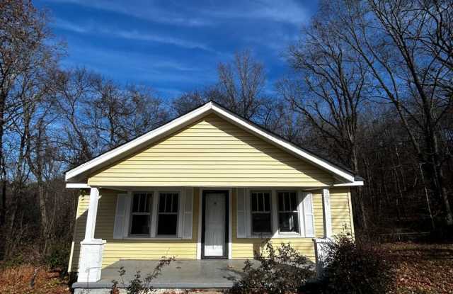 Photo of Seconds from Battlefield PKWY - 1 bed, 1 bath, newly renovated home!