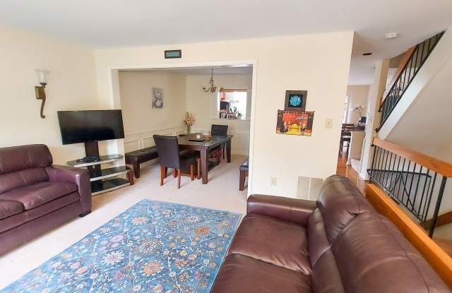Cozy 3BR/2.5BTH Townhome in Layhill area of Silver Spring - Ready Mid-March