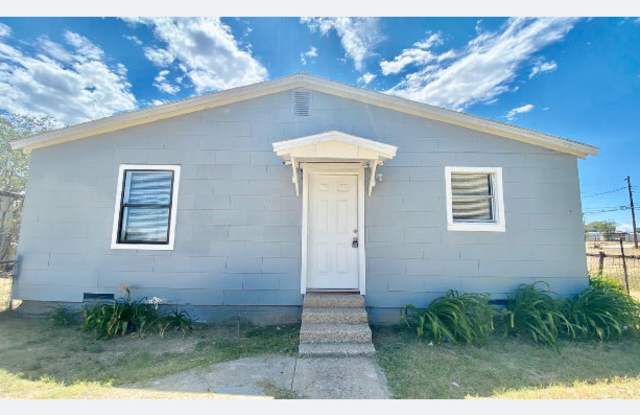 3007 Henderson Ave