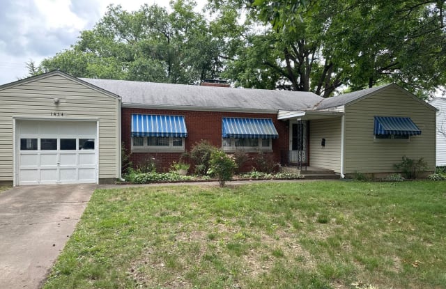 1454 S Kentwood Ave. - 1454 South Kentwood Avenue, Springfield, MO 65804