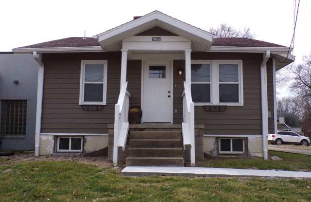 Cool 2 Bed House In Central COMO!